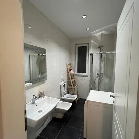 Modern Balconybright&spacious Fast Wi-fi * Tirana