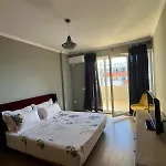 Modern Balconybright&spacious Fast Wi-fi * Тирана