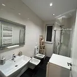 Апартаменты Modern Balconybright&spacious Fast Wi-fi