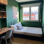 Modern Balconybright&spacious Fast Wi-fi