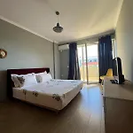 Lägenhet Modern Balconybright&spacious Fast Wi-fi Tirana