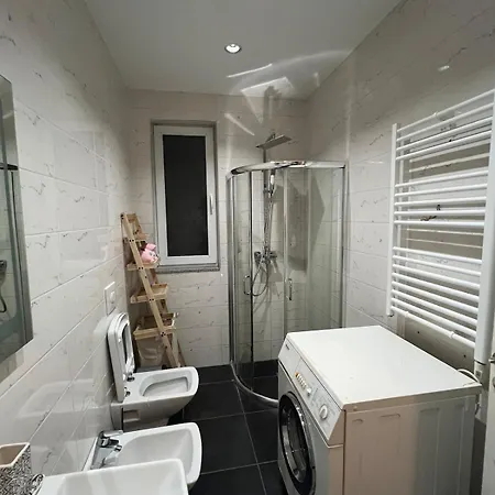 Modern Balconybright&spacious Fast Wi-fi Apartment