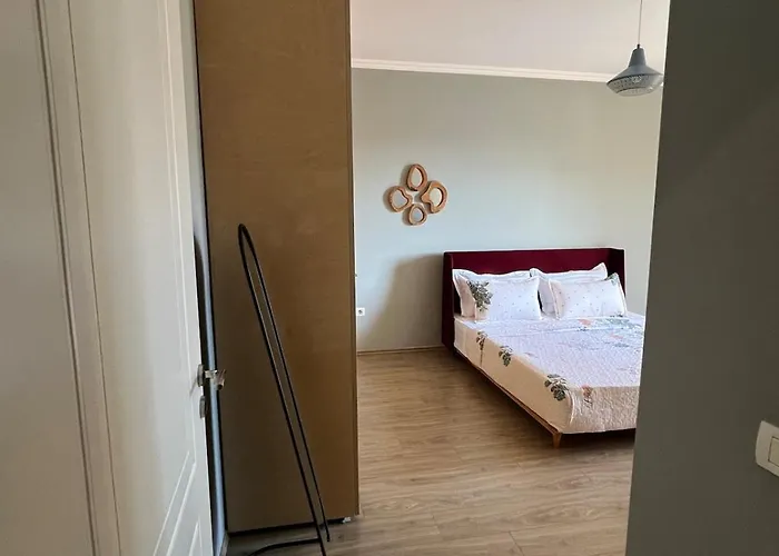 Modern Balconybright&spacious Fast Wi-fi